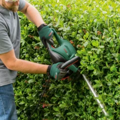 Bosch UniversalHedgeCut 60 480W 116cm Corded Hedge Trimmer 14 Bosch UniversalHedgeCut 60 480W 116cm Corded Hedge Trimmer -Outdoor Garden Shop bosch universalhedgecut 60 480w 116cm corded hedge trimmer4059952614717 05i bq