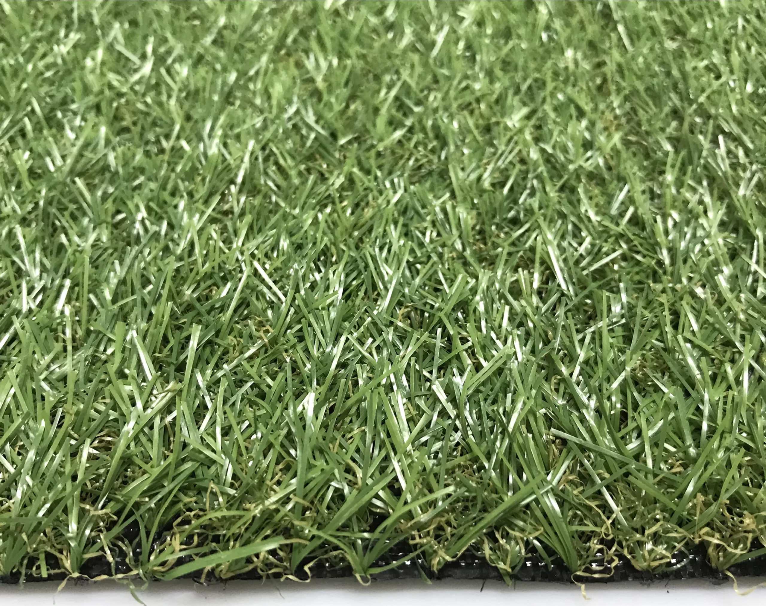 Dennis Medium Density Artificial Grass (L)4m (W)1m (T)22mm 9 Dennis Medium Density Artificial Grass (L)4m (W)1m (T)22mm - Image 7