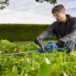 Erbauer 18V 550mm EHT18-Li - KIT Cordless Hedge Trimmer -Outdoor Garden Shop erbauer 18v 550mm eht18 li kit cordless hedge trimmer3663602418269 01i