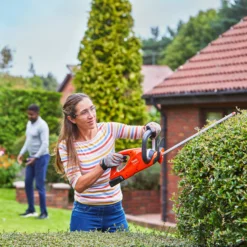 Flymo EasiCut 450 18V 450mm Cordless Hedge Trimmer 12 Flymo EasiCut 450 18V 450mm Cordless Hedge Trimmer -Outdoor Garden Shop flymo easicut 450 18v 450mm cordless hedge trimmer7392930760868 03i bq
