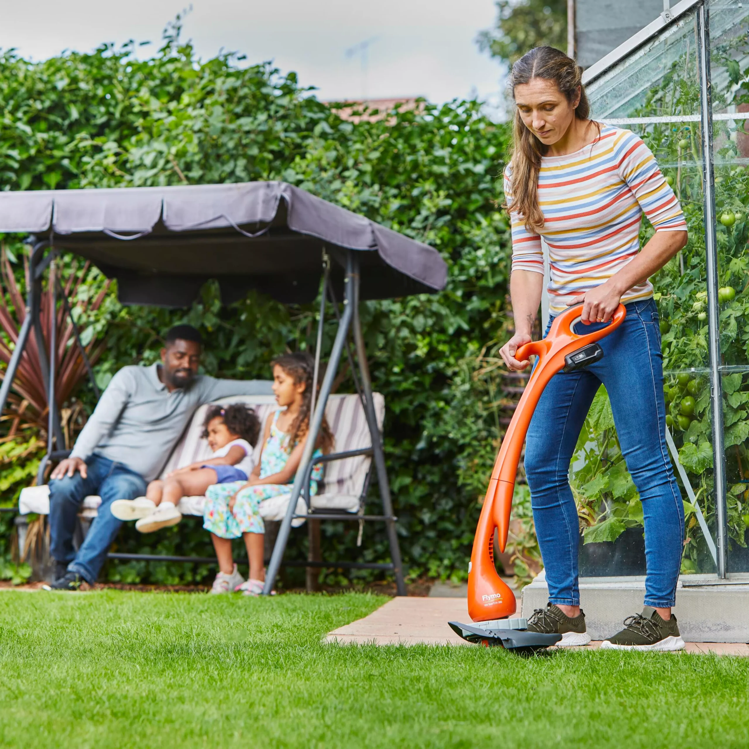 Flymo EasiTrim 250 18V 250mm Cordless Grass Trimmer 6 Flymo EasiTrim 250 18V 250mm Cordless Grass Trimmer - Image 4