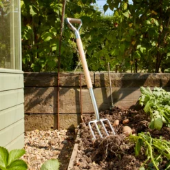 GoodHome Durum Hand Fork (W)295mm -Outdoor Garden Shop goodhome durum hand fork w 295mm3663602548744 03bq
