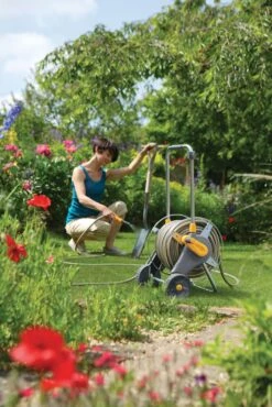 Hozelock Metal Hose Pipe Cart (L)40m -Outdoor Garden Shop hozelock metal hose pipe cart l 40m5010646058711 02bq