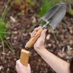 Kent & Stowe Hand Trowels Natural Trowel (H) 320mm X (W) 86mm -Outdoor Garden Shop kent stowe hand trowels natural trowel h 320mm x w 86mm5024160000033 02i bq