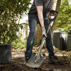 Magnusson Pointed Digging Spade -Outdoor Garden Shop magnusson pointed digging spade5059340086682 01i