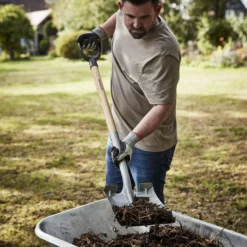 Magnusson Wooden Square D Handle Shovel -Outdoor Garden Shop magnusson wooden square d handle shovel5059340086583 01i